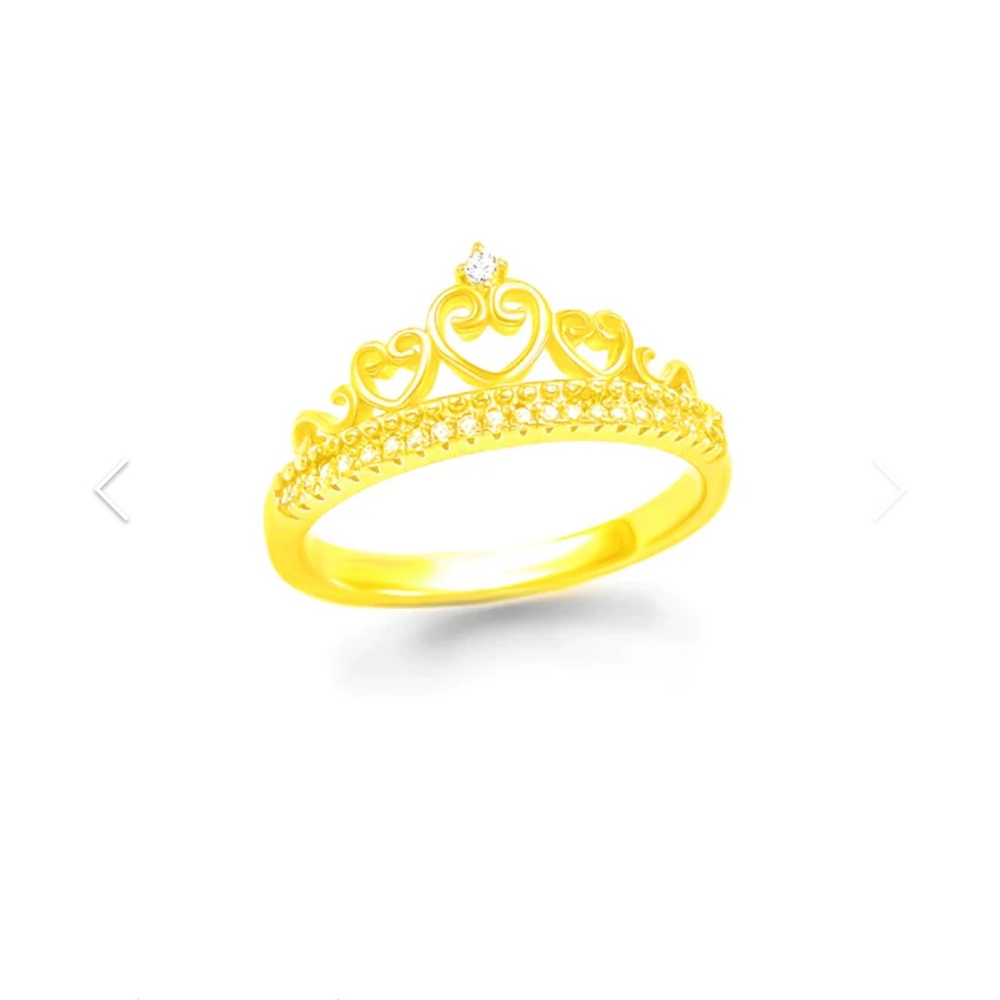 Elegant Gold Tiara Ring